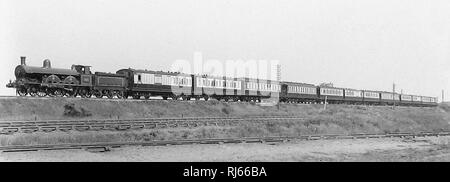 LNWR Railway passenger train in 1904 Stock Photo