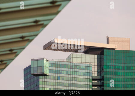 Österreich, Wien, Stadtteil Donau City, Saturn Tower, Bürogebäude, Glasfassade Stock Photo