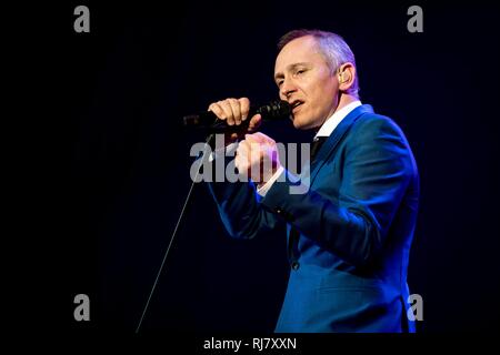 Berlin, Deutschland. 04th Feb, 2019. 04.02.2019, the Belgian crossover and pop singer Helmut Lotti live in the Verti Music Hall in Berlin. | usage worldwide Credit: dpa/Alamy Live News Stock Photo
