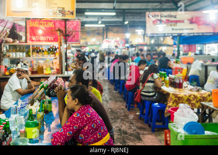 der Nachtmarkt in Denpasar Stock Photo