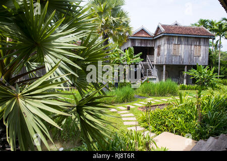 Siem Reap, Angkor, Sala Lodge, Luxushotel in Siem Reap mit traditionellen kambodschanischen Häusern und wunderbar gepflegtem Garten Stock Photo