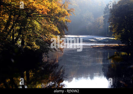 WEATHER/AUTUMN PICTURE. Frosty start for North Wales. Pictured: Early morning light on the River Dee below the Pontcysyllte Aqueduct.  Monday 29th October 2018. Stock Photo