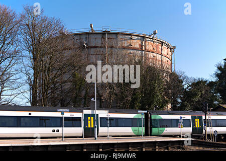 Oxted Station With A Turbostar Train In The Platform Stock Photo Alamy oxted-station-with-a-turbostar-train-in-the-platform-stock-photo-alamy