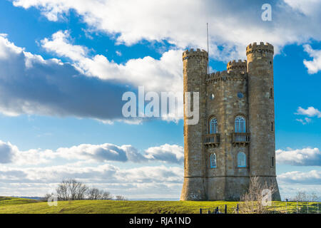 Broadway Tower, an eighteenth century folly built on Broadway hill above the village of Broadway, Worcestershire UK. Second highest point in the Cotsw Stock Photo
