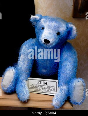 elliot-1908-blue-german-steiff