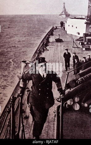 Admiral Sir John Jellicoe on board HMS Iron Duke at the Battle of Jutland; World war one 1916. Admiral of the Fleet John Rushworth Jellicoe, 1st Earl Jellicoe, (1859 – 1935), Royal Navy officer. He commanded the Grand Fleet at the Battle of Jutland in May 1916 during the First World War Stock Photo