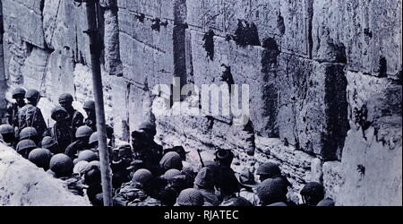 Israeli forces reach the Western Wall in Jerusalem after the capture of East Jerusalem during the Six Day War, 1967 Stock Photo