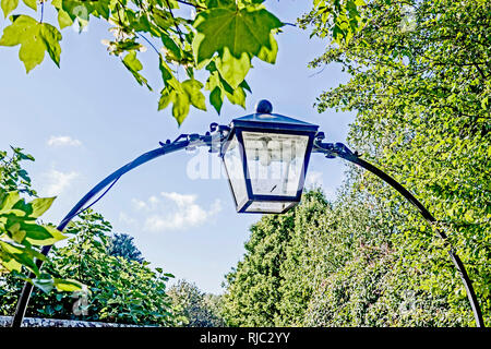 Berwick (England, Sussex): Church St Michael and All Angels - churchyard Stock Photo