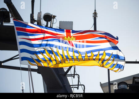 Kanada, British Columbia, Strait of Georgia, Flagge auf einem Schiff Stock Photo