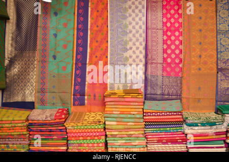 Banarasi sarees (बनारसी साड़ी) | Latest Pure Banarasi Silk Sarees Online