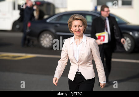 Berlin, Germany. 06th Feb, 2019. Ursula von der Leyen (CDU), Minister of Defence, boarded a Belgian Air Force plane at the military part of Tegel airport to fly to Paris. She will visit the engine manufacturer Safran in Colombes near Paris together with the French Minister of Defence. Germany and France are planning new Franco-German fighter jets to complement and eventually replace the Eurofighter and Rafale fleets of both countries by 2040. Safran and MTU Aero Engines are to develop the engines for this purpose. Credit: Bernd von Jutrczenka/dpa/Alamy Live News Stock Photo