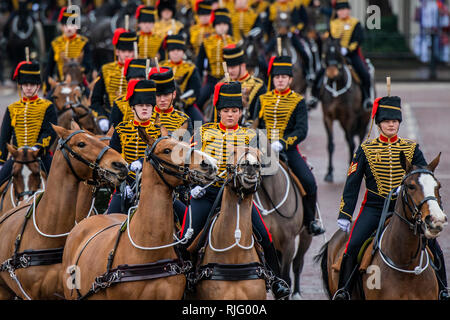 Green Park, London, UK. 6th Feb 2019. The Royal Horse Artillery head for Green Park to fire a Royal Salute in honour of the 67th anniversary of Her Majesty The Queen’s Accession to the Throne. Credit: Guy Bell/Alamy Live News Stock Photo