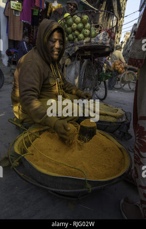 Kathmandu, Nepal, Nepal. 17th Aug, 2018. A man seen selling curry on the streets of Kathmandu, Nepal.Kathmandu is the capital city of Nepal. Its is a colourful city with many markets and temples. It lies at the base of the Himalayas and many climbers begin their journeys from it. Credit: Enzo Tomasiello/SOPA Images/ZUMA Wire/Alamy Live News Stock Photo