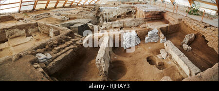 Neolithic wall remains of mud brick houses walls of the north ecavation area, 7500 BC to 5700 BC, Catalyhoyuk Archaeological Site, Çumra, Konya, Turke Stock Photo