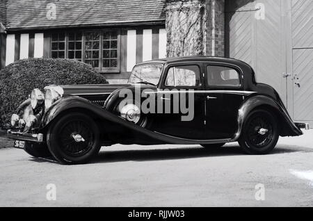 A photograph of an SS Jaguar 100 a British 2-seat sports car built between 1936 and 1941 by SS Cars Ltd of Coventry, England. Dated 20th century Stock Photo