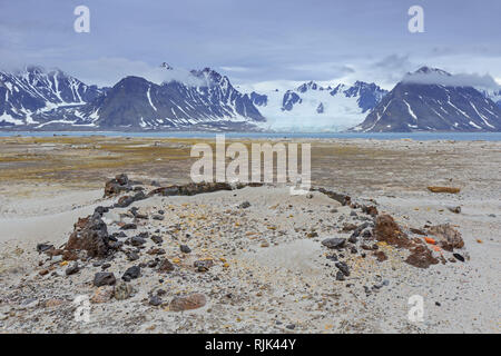 17th century remains of blubber ovens from Dutch whalers at Smeerenburg on Amsterdam Island / Amsterdamøya, Svalbard / Spitsbergen, Norway Stock Photo