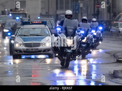 07 February 2019, Hessen, Frankfurt/Main: The motorcade of Federal President Steinmeier drives through the city centre. Steinmeier completes a short visit programme in Frankfurt. Photo: Boris Roessler/dpa Stock Photo