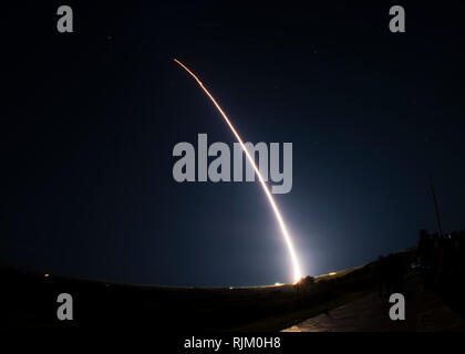 An unarmed Minuteman III intercontinental ballistic missile launches during a developmental test at 11:01 Pacific Standard Time Tuesday, Feb. 5, 2019, at Vandenberg Air Force Base, Calif. (U.S. Air Force photo by Senior Airman Clayton Wear/Released) Stock Photo