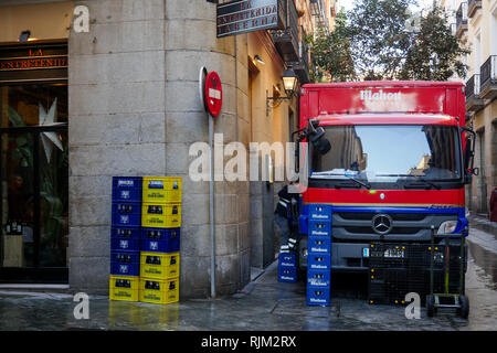 Delivering Mahou beer cases, Madrid, Spain Stock Photo