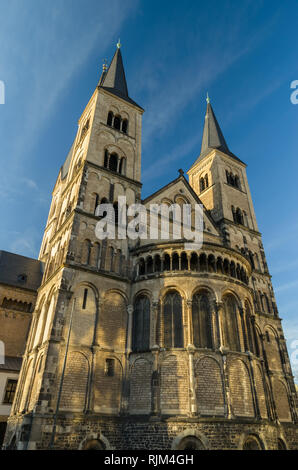 Bonn Minster, in German Bonner Munster, one of the oldest churches of Germany. Bonn, North Rhine Westphalia, Germany. Stock Photo