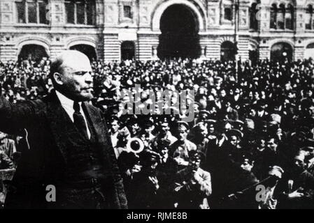 Vladimir Lenin addressing crowds in St Petersburg 1918
