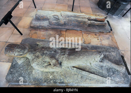 Geoffrey de Mandeville, 1st Earl of Essex, effigy and unknown knight effigy in Romanesque Temple Church built 1185 by Knight Templars known from Dan B Stock Photo