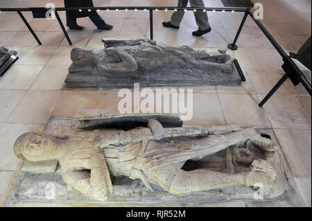 Gilbert Marshal, 4th Earl of Pembroke, effigy and unknown knight effigy in Romanesque Temple Church built 1185 by Knight Templars known from Dan Brown Stock Photo