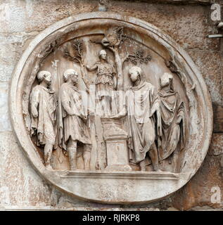 Relief sculpture on the Arch of Titus (Arco di Tito); 1st-century AD honorific arch, Rome, Italy. constructed in c. AD 82 by the Emperor Domitian shortly after the death of his older brother Titus to commemorate Titus's victories, including the Siege of Jerusalem (AD 70). Stock Photo