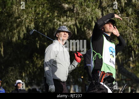 7th February, 2019  Monterey Peninsular Country Club, CA, USA  Everyone's favorite Bill Murray watches his shiot on the 3rd  hole  during the first round at the AT&T Pro-Am at Pebble Beach Golf Links Stock Photo