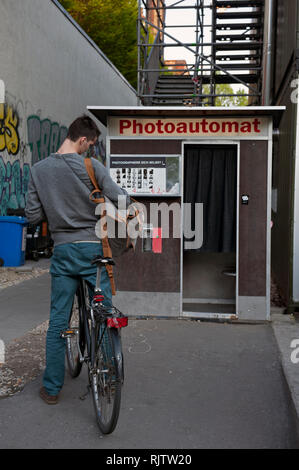 Berlin. Germany. Passport photo booth Prenzlauer Berg Stock Photo - Alamy