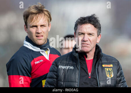 Heidelberg, Germany. 04th Feb, 2019. Training of the German Rugby National Team. Headcoach Mike Ford (Germany), portrait, left in background Jaco Otto (Germany). The German 15-man national rugby team will start in Brussels against Belgium on Saturday in the European Championship round. Despite some retirements the DRV team under national coach Ford goes confidently into the trend-setting first European Championship game in the small Heysel stadium against the strong Belgians. Credit: Jürgen Kessler/dpa/Alamy Live News Stock Photo