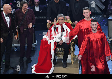 Foto Gian Mattia D'Alberto/LaPresse 08 Febbraio 2019 Sanremo, Italia  Spettacolo  Festival di Sanremo 2019, quarta serata Nella foto: Ligabue  Photo Gian Mattia D'Alberto/LaPresse February 08th, 2019 Sanremo, Italy  Entertainment  Sanremo music festival 2019, fourth evening In the photo: Ligabue Stock Photo