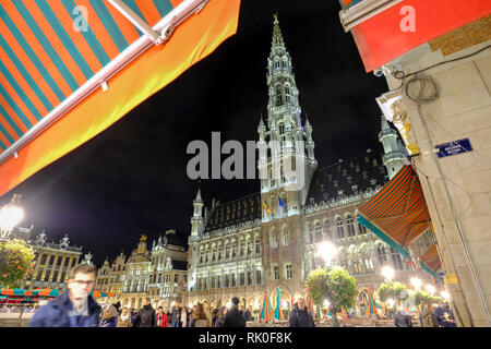 13.11.2018, Brussels, Belgium - the town hall and guildhall at the Grand Place in Brussels Stock Photo