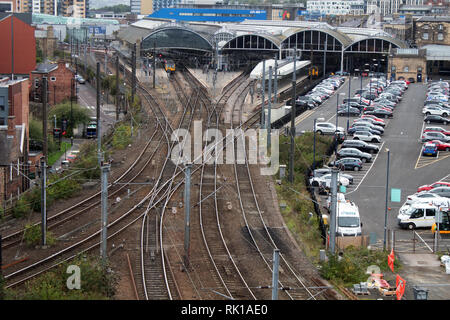 Trains leaving and arriving at Newcastle railway station, on the East Coast Main Line Newcastle upon Tyne, England United Kingdom Stock Photo