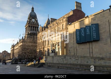 Leeds Art Gallery on The Headrow. A Henry Moore sculpture, Reclining Woman: Elbow, stands outside the entrance of the council-owned gallery. Stock Photo