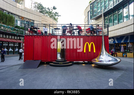 How to Plan a Shipping Container Pop-Up