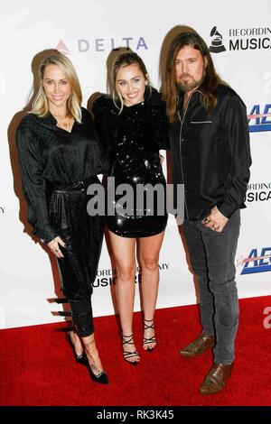 Los Angeles, USA. 08th Feb, 2019. LOS ANGELES, CA - FEBRUARY 08: Tish Cyrus, Miley Cyrus, Billy Ray Cyrus at the MusiCares Person of the Year Tribute held at Los Angeles Convention Center, West Hall on February 8, 2019 in Los Angeles, California. Credit: Imagespace/Alamy Live News Stock Photo