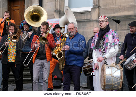 Edinburgh, United Kingdom. 9th February 2019. Thrill the City performing on the Royal Mile, Edinburgh Blues and Jazz Festival. From Thursday 7th February to Saturday 9th February, Thrill presents eleven concerts that highlight the best of the new Brussels jazz scene in some iconic Edinburgh venues: The Queen’s Hall, The Jazz Bar, St Brides Centre and on the High Street. Credit: Craig Brown/Alamy Live News Stock Photo