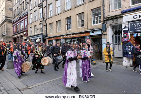 Edinburgh, United Kingdom. 9th February 2019. Thrill the City performing on the Royal Mile, Edinburgh Blues and Jazz Festival. From Thursday 7th February to Saturday 9th February, Thrill presents eleven concerts that highlight the best of the new Brussels jazz scene in some iconic Edinburgh venues: The Queen’s Hall, The Jazz Bar, St Brides Centre and on the High Street. Credit: Craig Brown/Alamy Live News Stock Photo