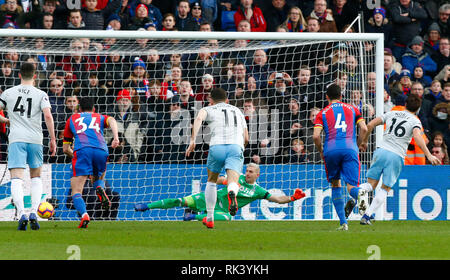 London, UK. 09th Feb, 2019. West Ham United's Mark Noble scores from the penalty spot during English Premier League between Crystal Palace and West Ham United at Selhurst Park stadium, London, England on 09 Feb 2019. Credit: Action Foto Sport/Alamy Live News Credit: Action Foto Sport/Alamy Live News Stock Photo