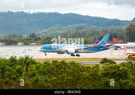 Boeing 787 Dreamliner chassis Stock Photo - Alamy