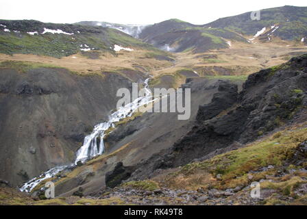 Der geothermale Fluss Reykjadalur in Island Stock Photo