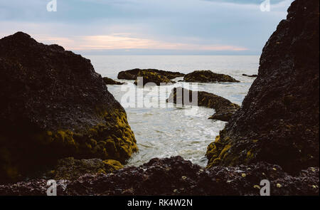 Rocky beach along the Arabian sea coast, Bandstand Promenade in Bandra ...