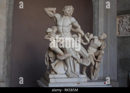 Statue gruppo del laocoonte hi-res stock photography and images