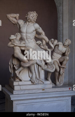 Gruppo del laocoonte hi-res stock photography and images - Alamy