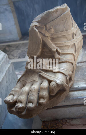 Marble sculpture of foot in the Vatican museum in Rome Stock Photo - Alamy