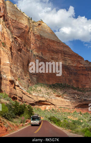 Park shuttle bus at Big Bend viewpoint, Zion National Park, Springdale, Utah, United States. Stock Photo