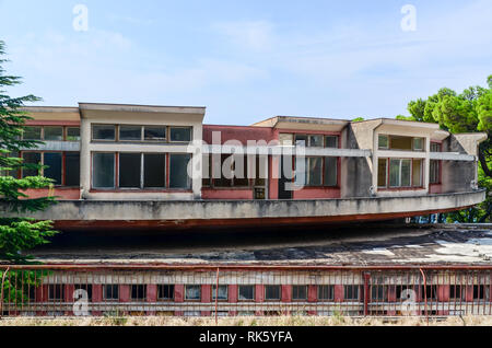 Abandoned building along the Croatian coastline: Children’s Maritime Resort for the Treatment and Rehabilitation of Children with Lung Disease Stock Photo