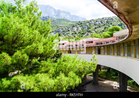 Abandoned building along the Croatian coastline: Children’s Maritime Resort for the Treatment and Rehabilitation of Children with Lung Disease Stock Photo