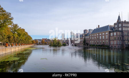 The Hofvijver (court pond) in front of the buildings of the Dutch parliament, The Hague, Netherlands Stock Photo